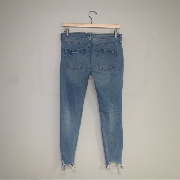Zara Jeans Women’s  Size 6 US Light Wash Denim Distressed Skinny Cut Frayed Hem - Picture 6 of 9